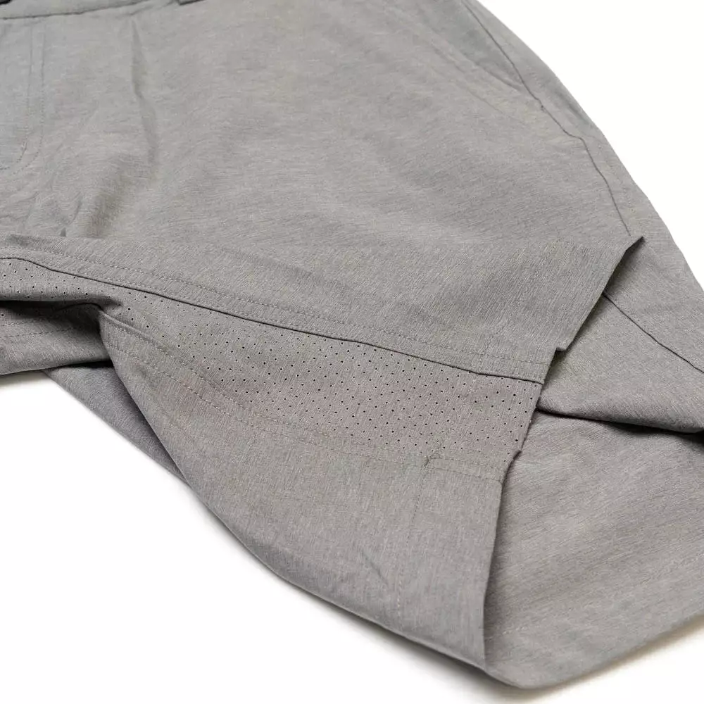 Clubhouse Golf Shorts in Light Grey