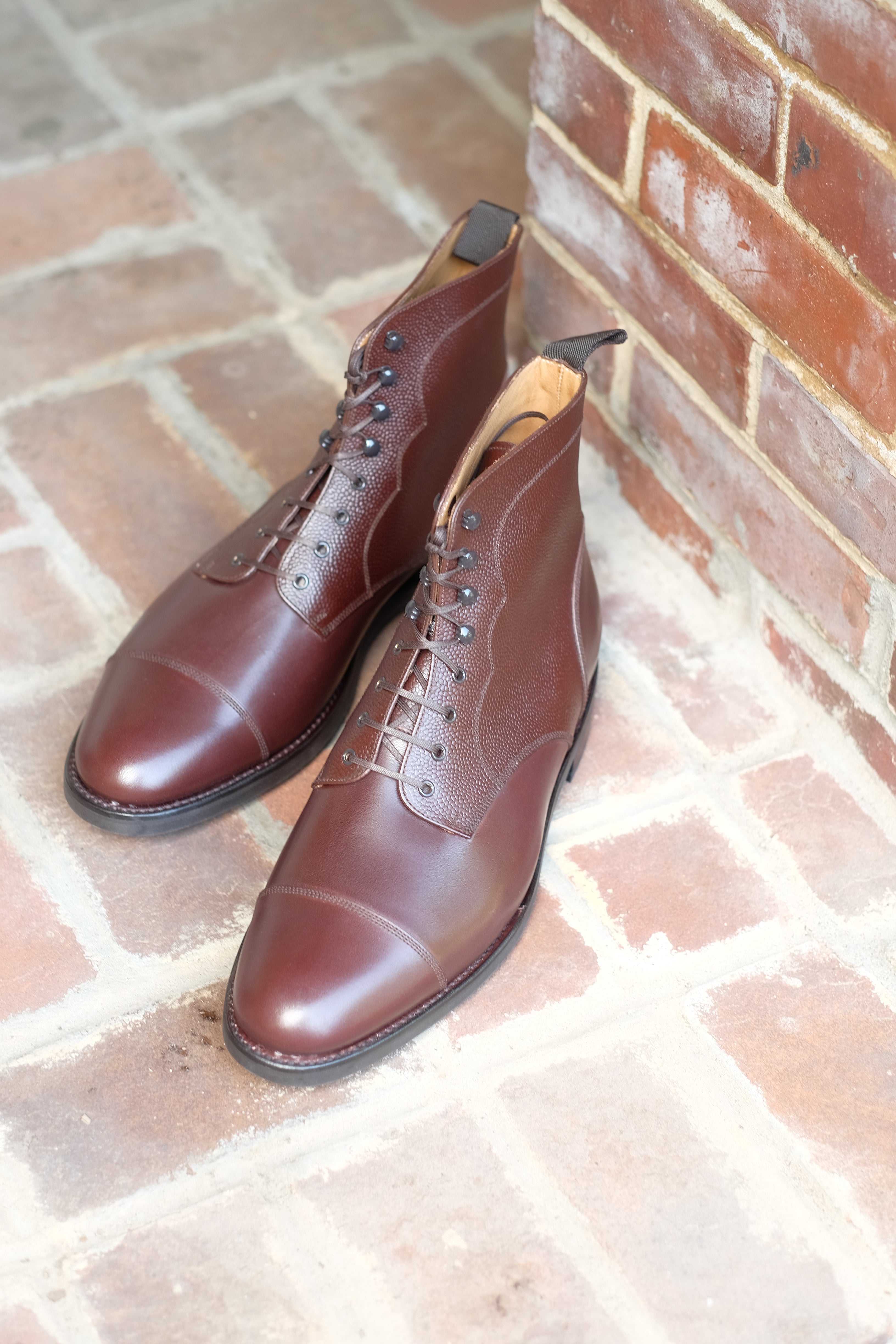 Columbia Redux - Dark Oak Calf / Dark Oak Grain